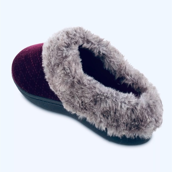 ISOTONER WOMEN’S SABRINE HOODBACK SLIPPERS - Picture 3 of 10